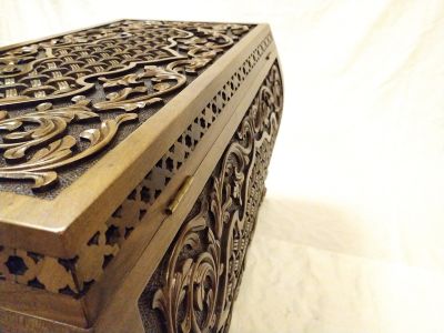 Bombeli Hasır İşlemeli Çeyiz Sandığı